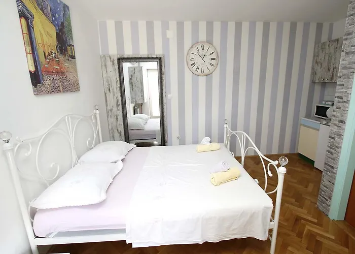 Apartments Srdjan
